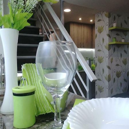 Classy And Cozy - Parking - 3 Beds - Near Center 노비사드 외부 사진