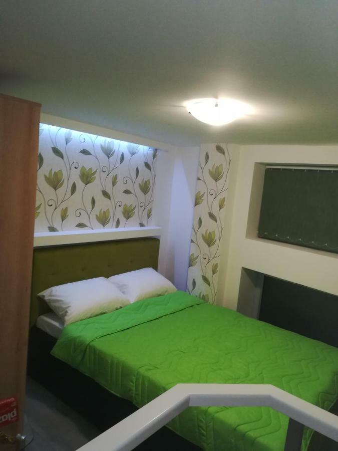 Classy And Cozy - Parking - 3 Beds - Near Center 노비사드 외부 사진
