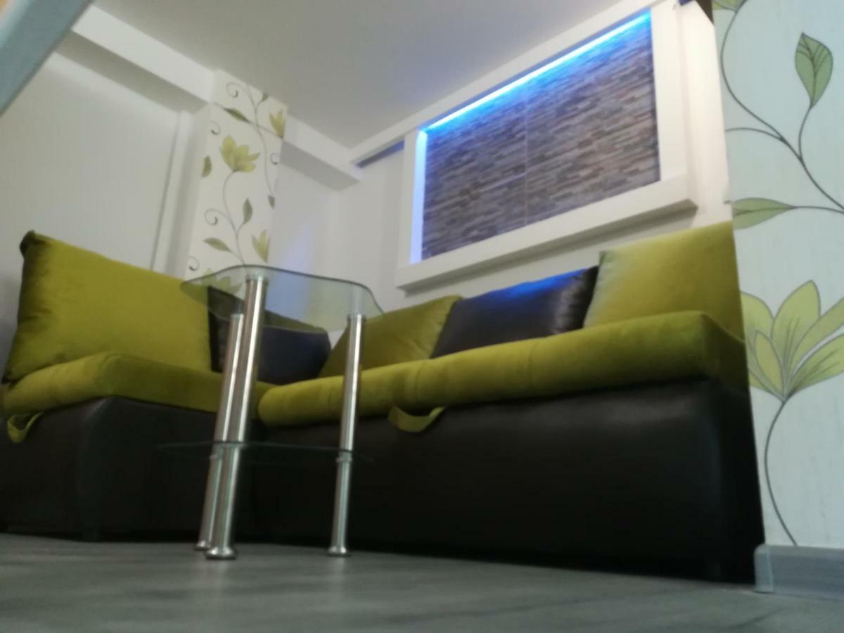 Classy And Cozy - Parking - 3 Beds - Near Center 노비사드 외부 사진
