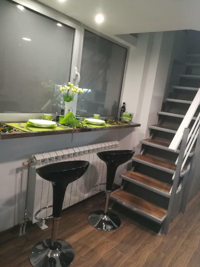 Classy And Cozy - Parking - 3 Beds - Near Center 노비사드 외부 사진
