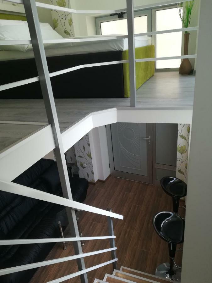 Classy And Cozy - Parking - 3 Beds - Near Center 노비사드 외부 사진
